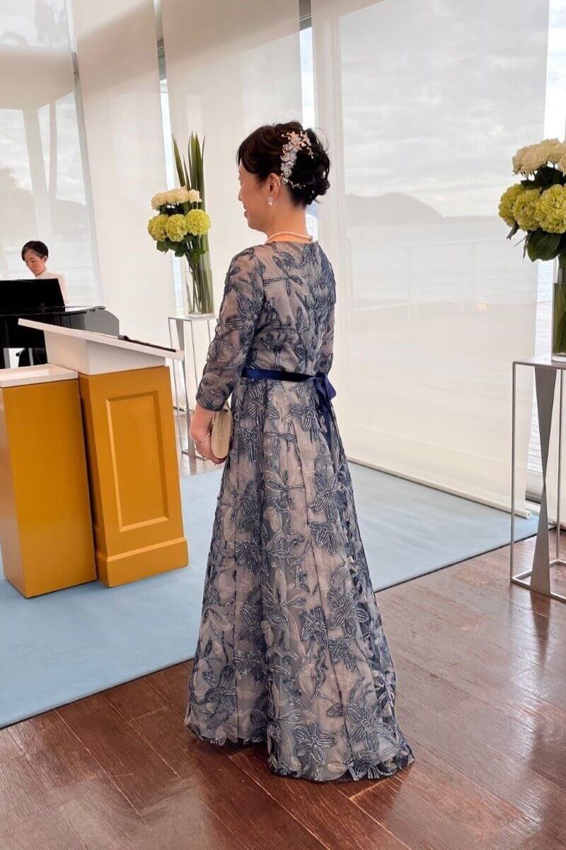 PETER LANGNER（ピーター・ラングナー）の花刺繍チュールロングドレスを実際にご着用いただいたお客様のお写真
